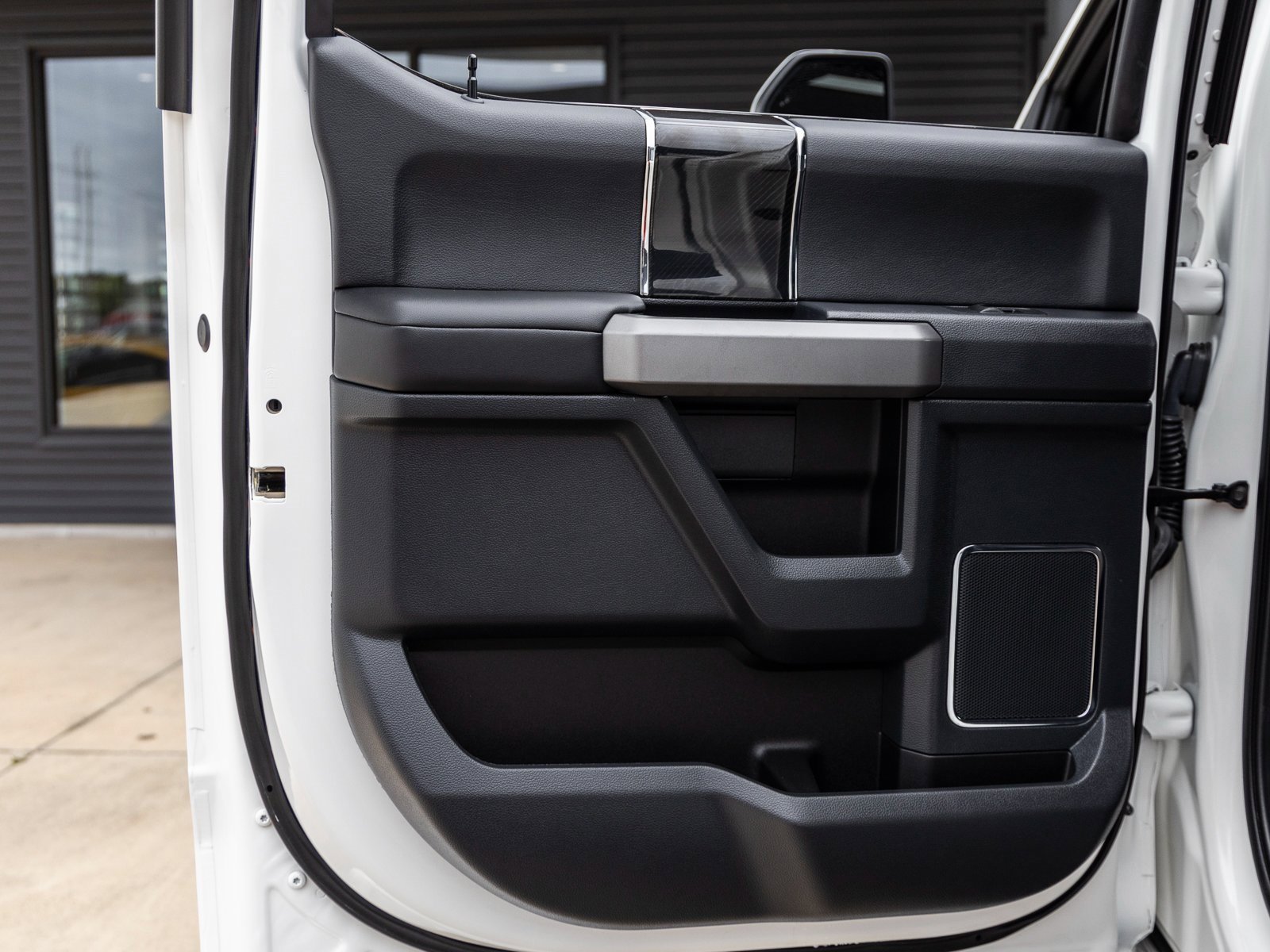 e398027b8f964f22be692a689a5eb8dc